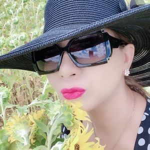 Meet your Posher, Hthoan